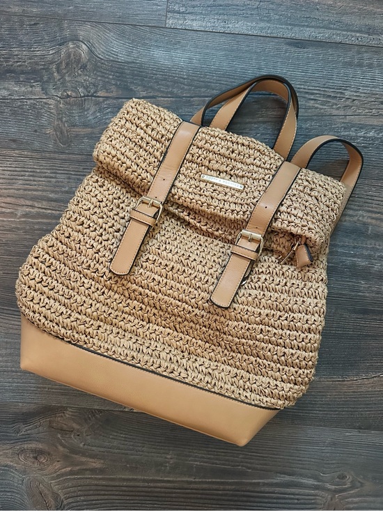 Poppy & Peonies Handbags - Poppy & Peonies “Beachcomber backpack” - a woven straw body & vegan leather trim
